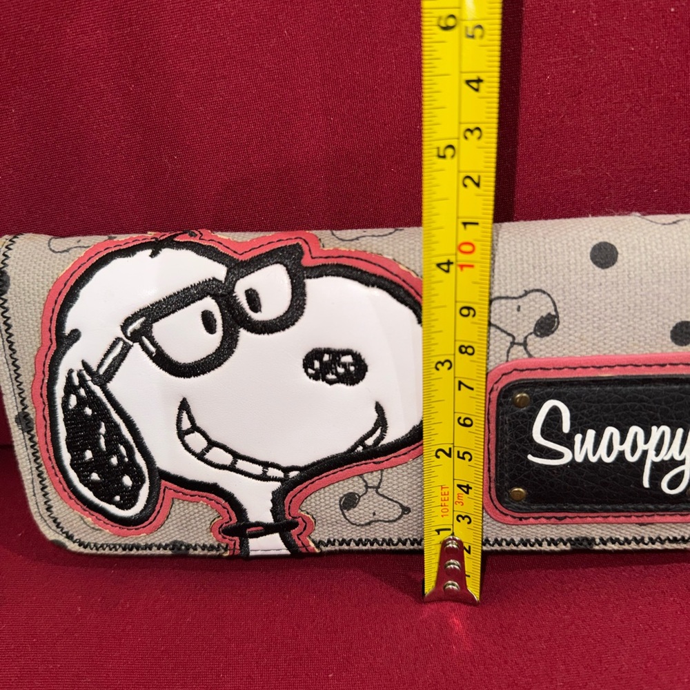 Vintage And RARE Loungefly ‘Joe Cool’ Snoopy Wallet Clutch - Picture 8 of 9